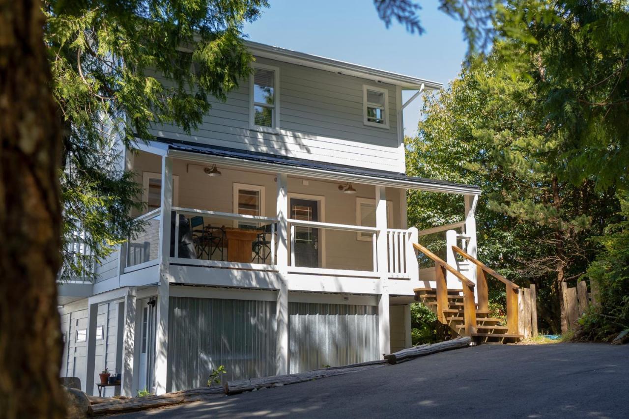 Surfs Inn Guesthouse & Cottages Ucluelet Extérieur photo