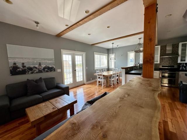 Surfs Inn Guesthouse & Cottages Ucluelet Extérieur photo
