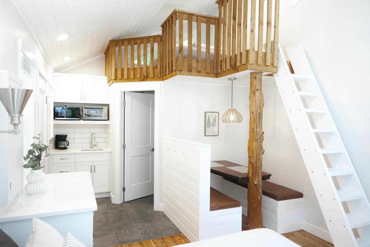 Surfs Inn Guesthouse & Cottages Ucluelet Extérieur photo